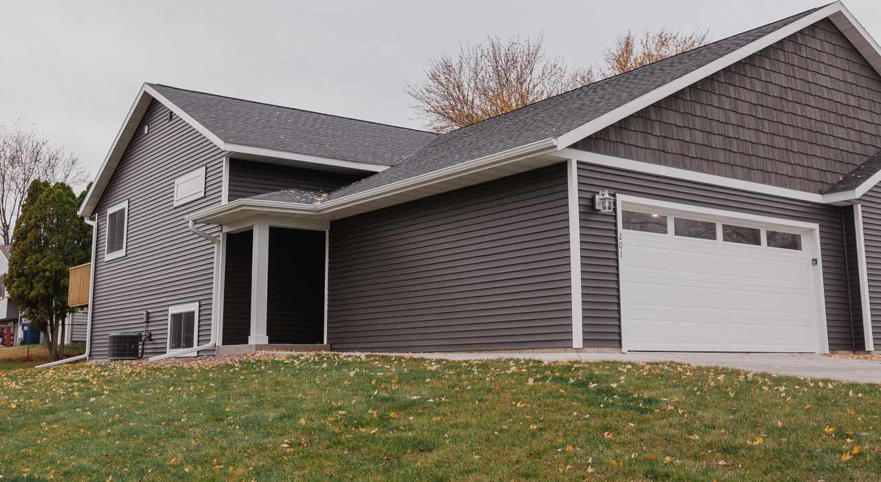 201 14th Avenue North