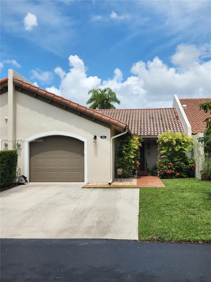 8666 Southwest 114th Place