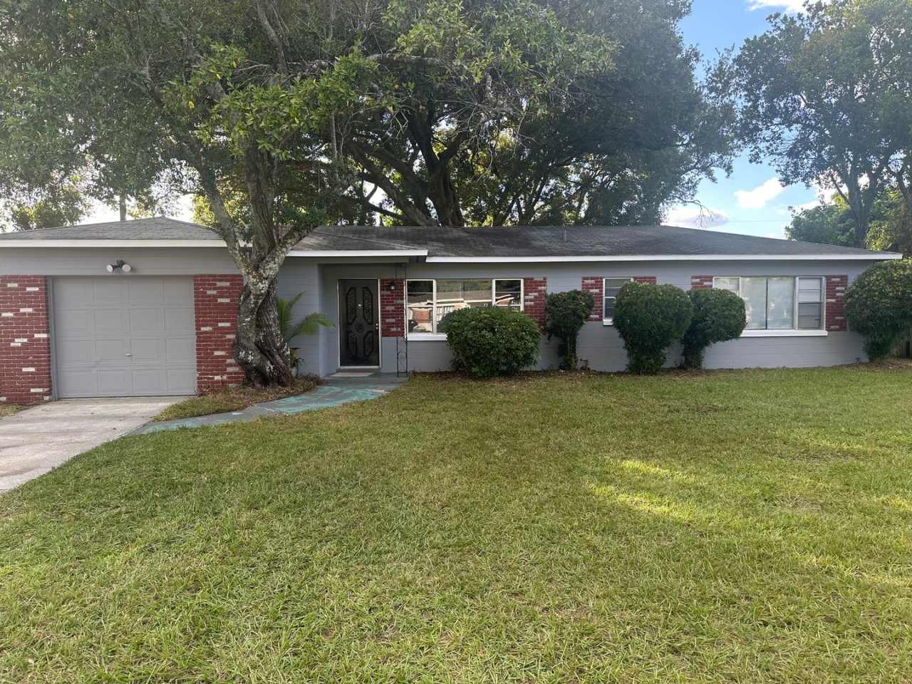 Beautiful 3 bedroom, 2 bath home located in Winter Park