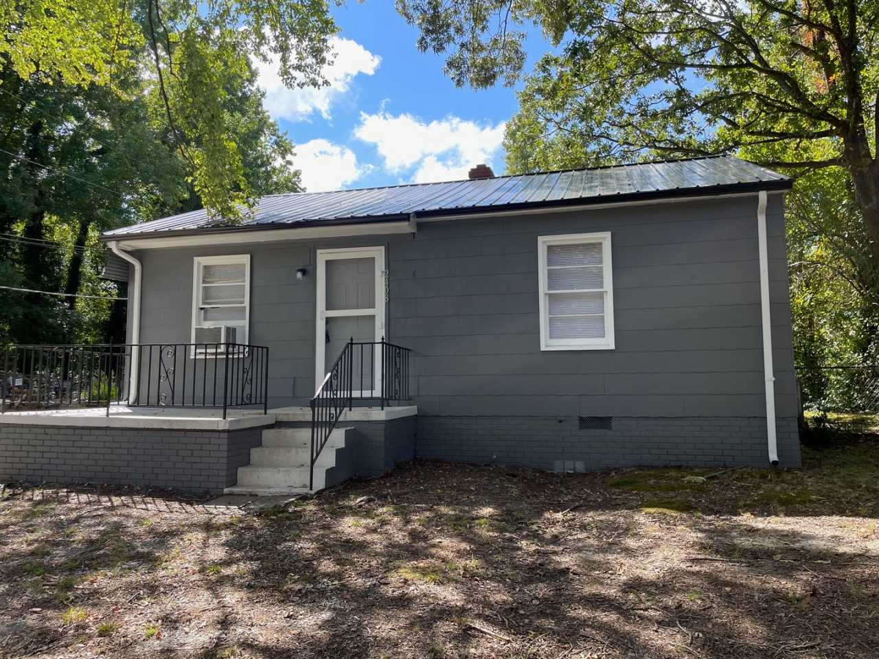 2 bed, 1 bath located in High Point!