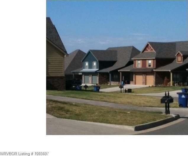 1415  S Willowbrook  CIR