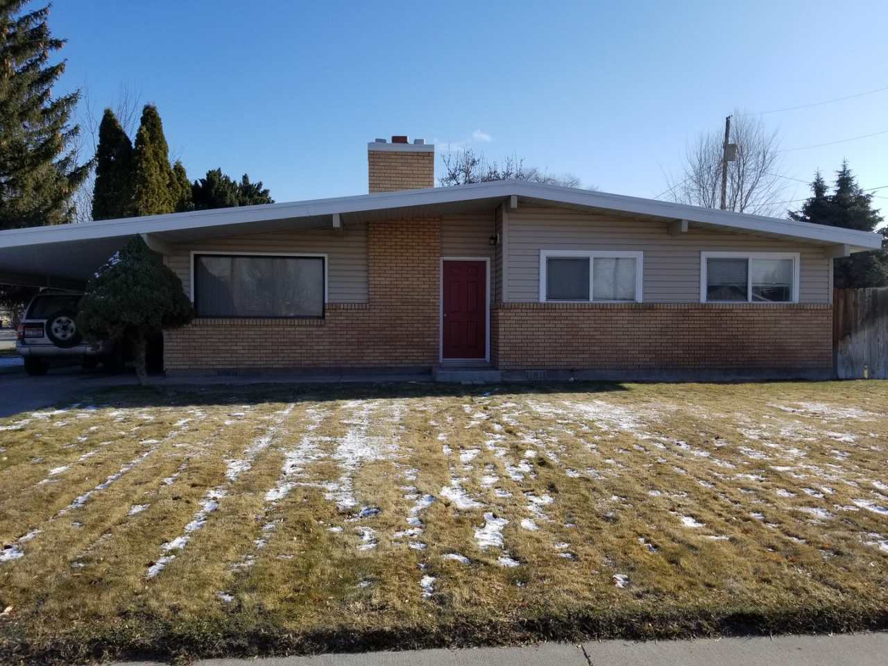 3 bedroom, 1 bath rance style home on corner lot.