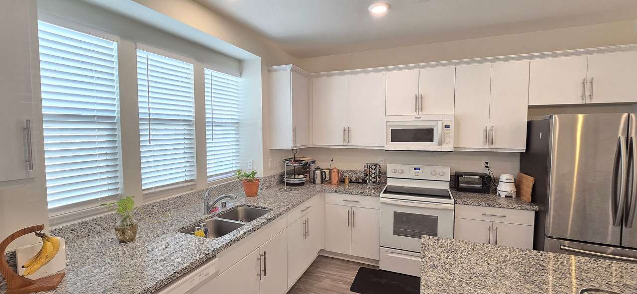 Spacious 2006 sqft. home with 4 baths  modern features on 3 stories!