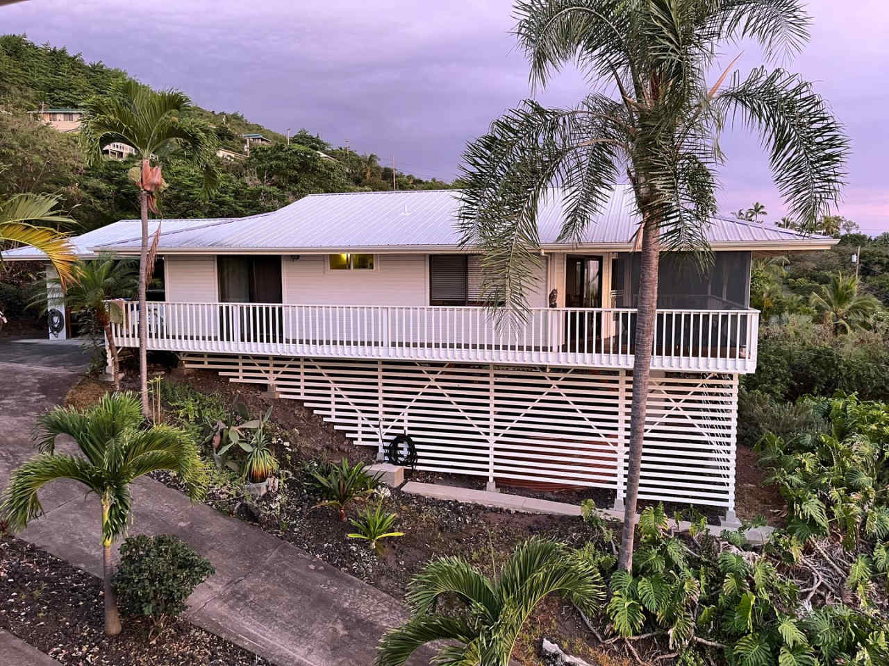 2 Bedroom Home with Carport  Workshop  Beautiful Ocean Views!