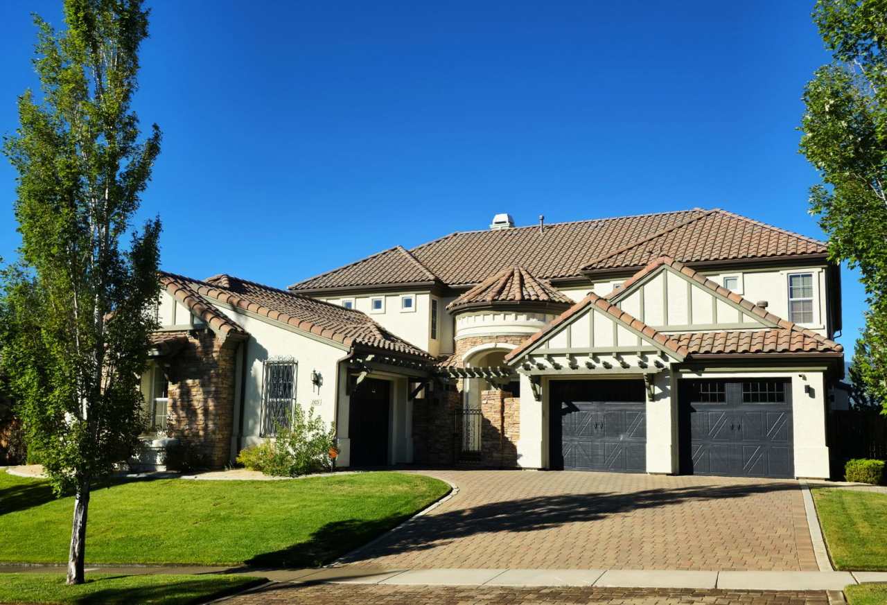 First Month Free – Executive Somersett Home Offered Furnished or Unfurnished with Panoramic Views, Jacuzzi, and Country Club Access