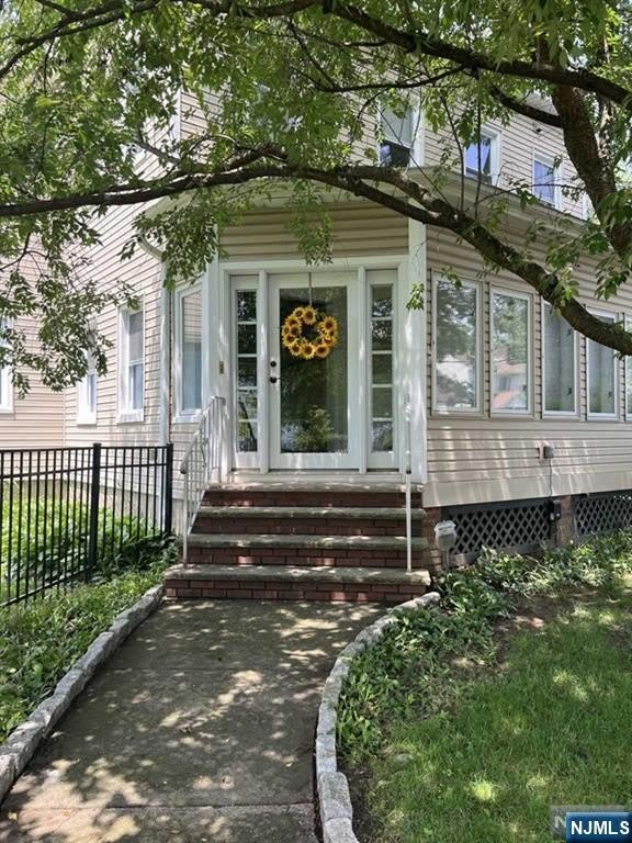 211 Paterson Avenue 2nd Fl