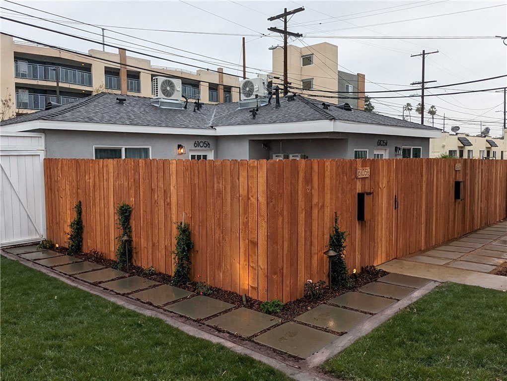 6105 S Hobart Boulevard