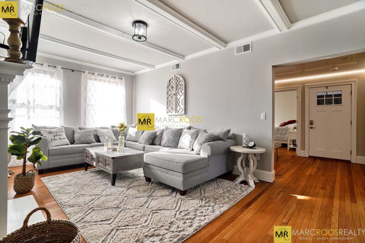 Most Luxurious OFF-CAMPUS CHOICE! near BU campus! Heat  HW Inc. W/D in Unit