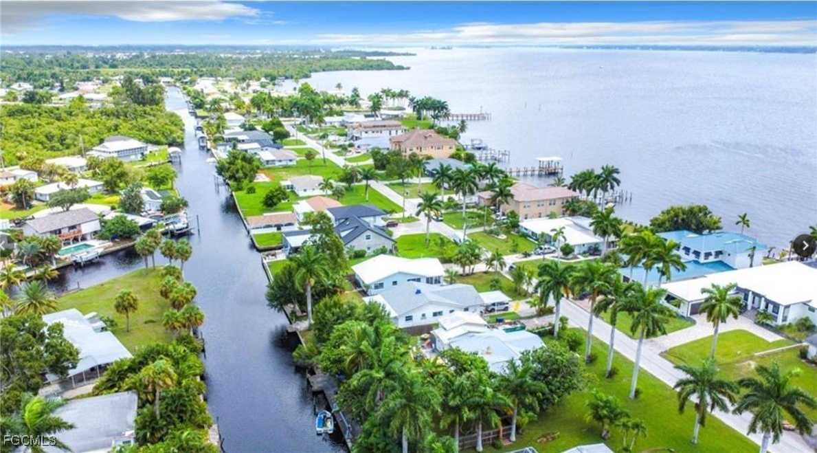 94 E North Shore Avenue