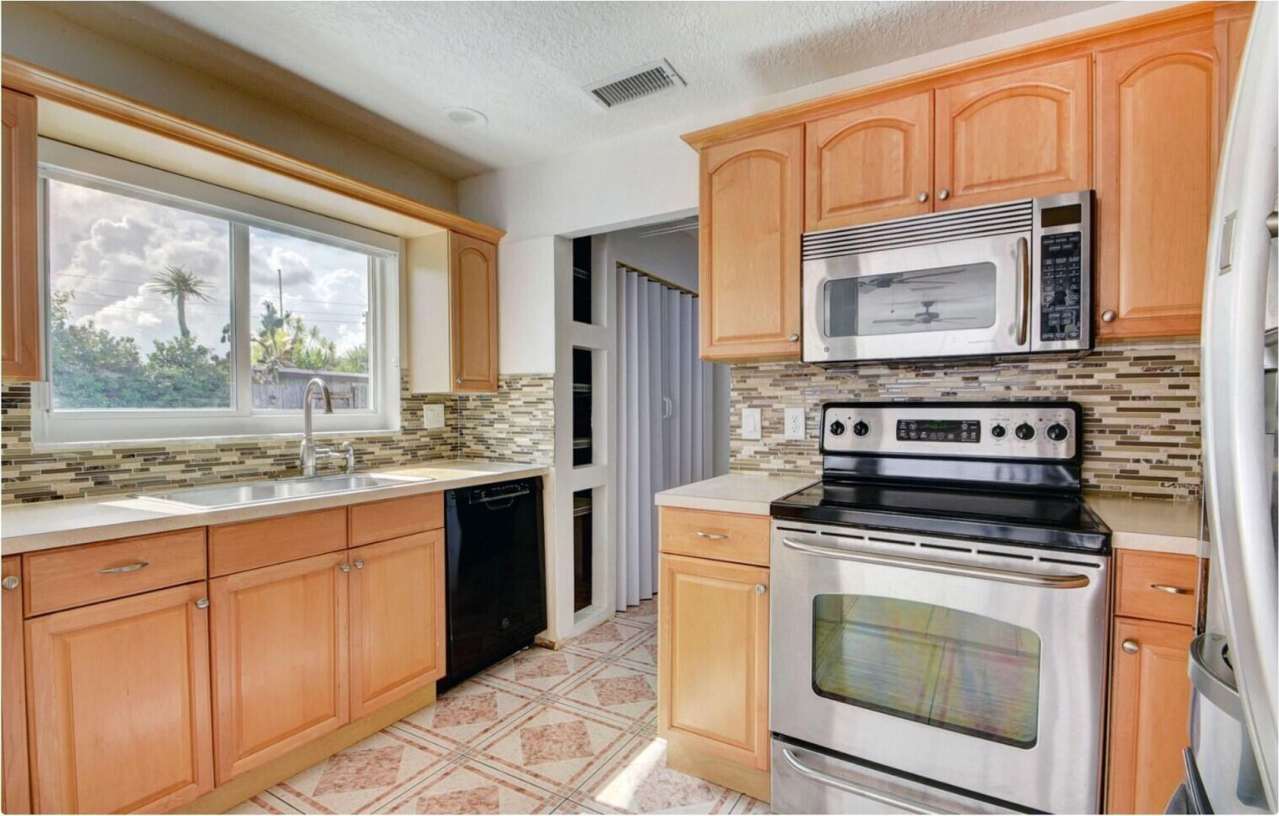 965 Orchid Drive, Royal Palm Beach, FL 33411
