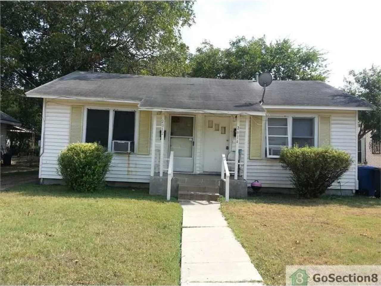 Charming 2-Bedroom Home Near Downtown San Antonio