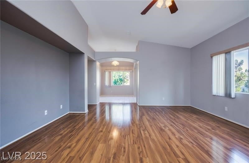 2152 Turquoise Ridge Street