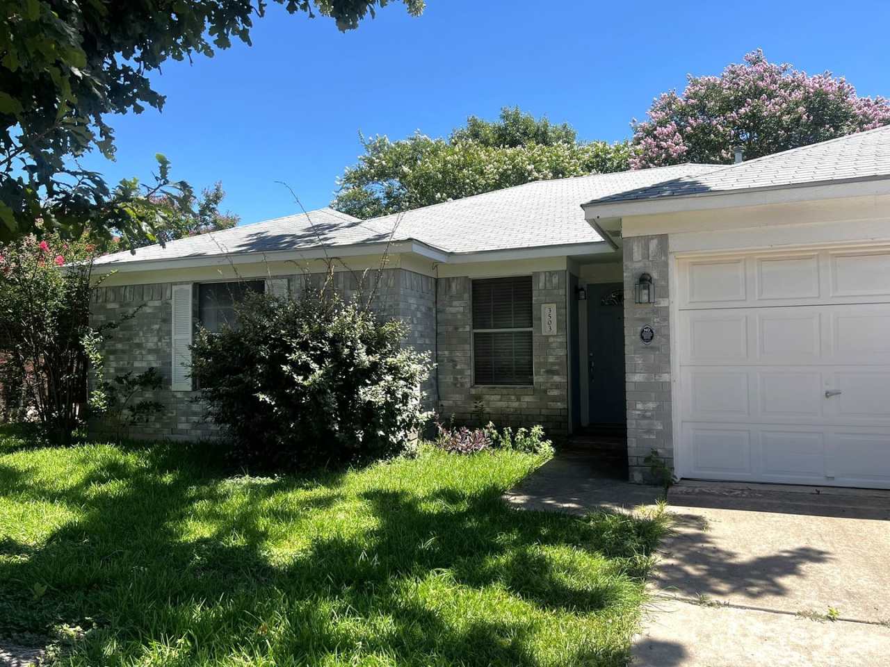 Recently renovated 3/2 Home in Round Rock - Meadow Lake