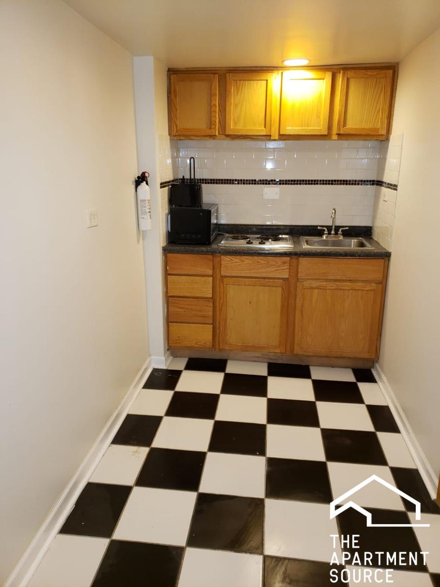 2230 North Lockwood Ave.