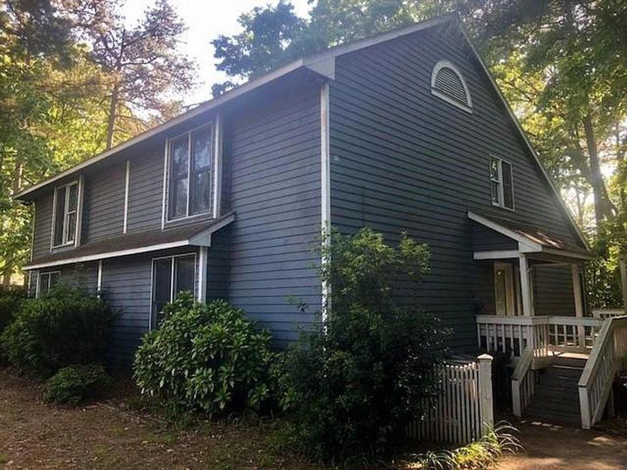 Room in 3 Bedroom Home at Grove Ave