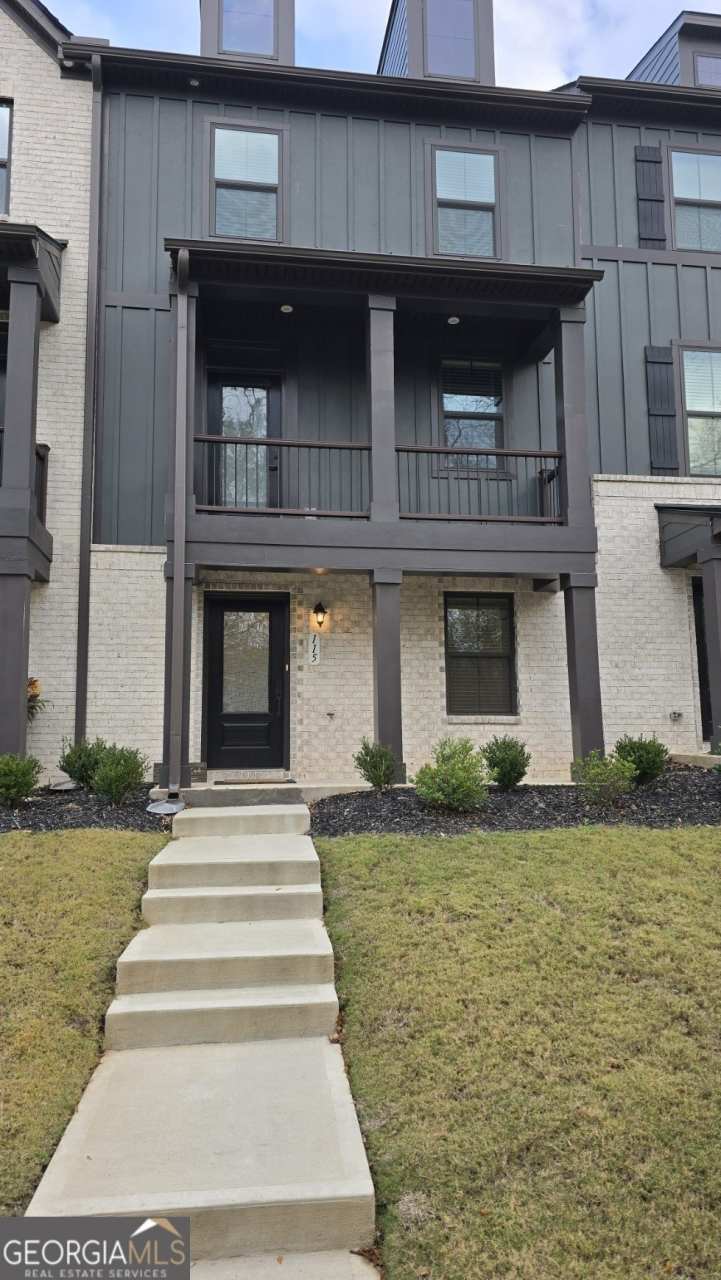 115 Climbing Ivy Circle