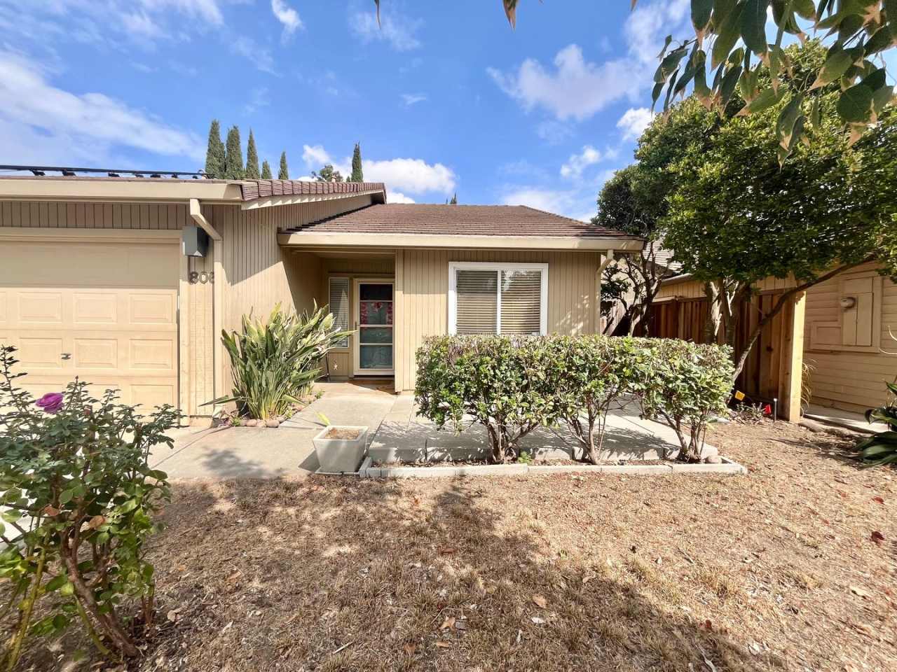 Special Move-In Promotion: Move in this year and get ½ off your second month’s rent! Don’t miss this limited-time offer—schedule your tour today and make this your new home!