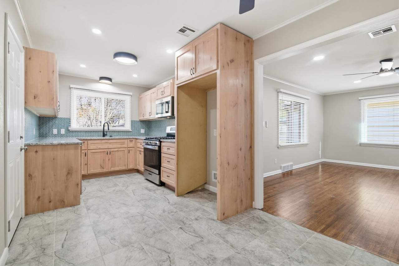 3 bed/1 bath remodel within walking distance of Brookside