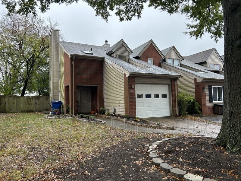 1275 Hillock Crossing