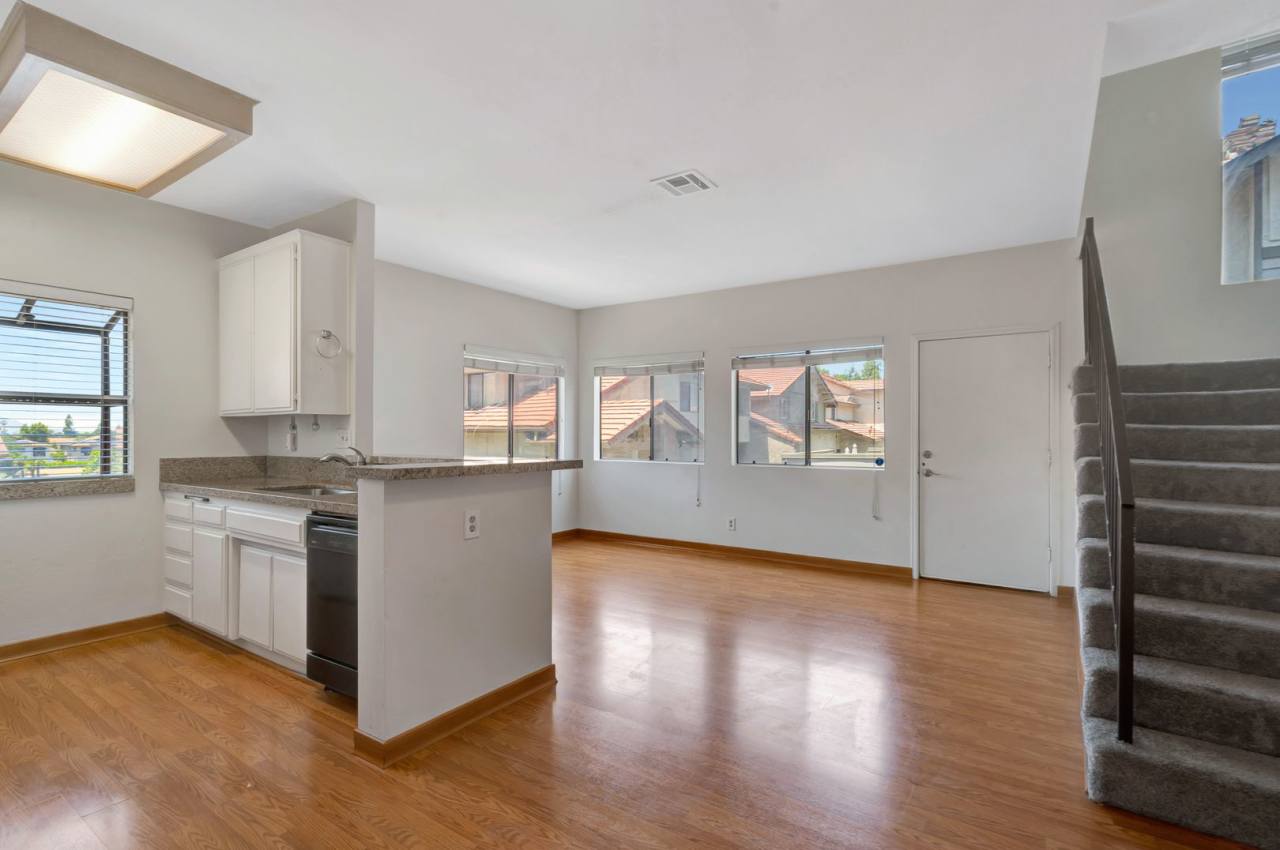 Thousand Oaks- Three Bedroom Condo