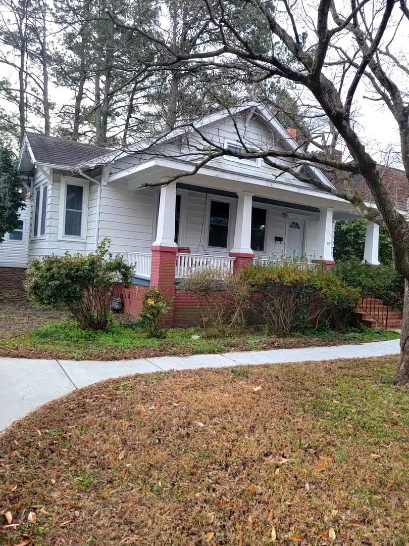 Charming 2-Bedroom Home in Norfolk