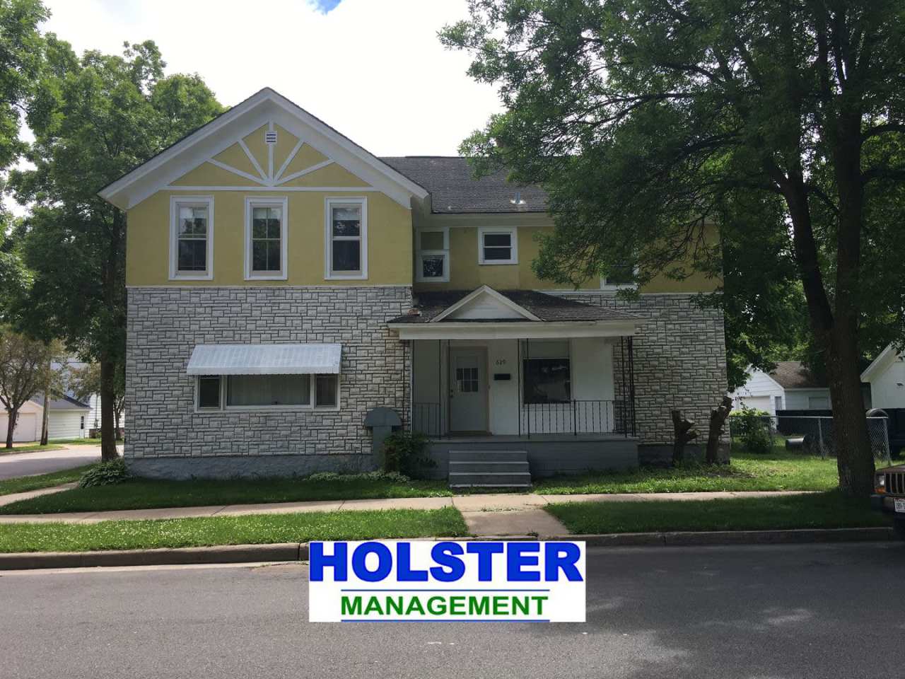 6-Bedroom, 2-Bath Home Just A Few Blocks From Downtown