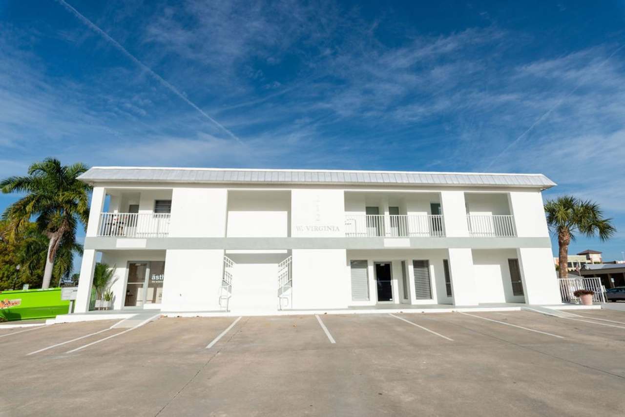 *** PET-FRIENDLY***1 BED/1 BATH***UPGRADED***CLEAN***DOWNTOWN PUNTA GORDA***AMAZING LOCATION***PERFECT FOR YOUNG PROFESSIONALS***