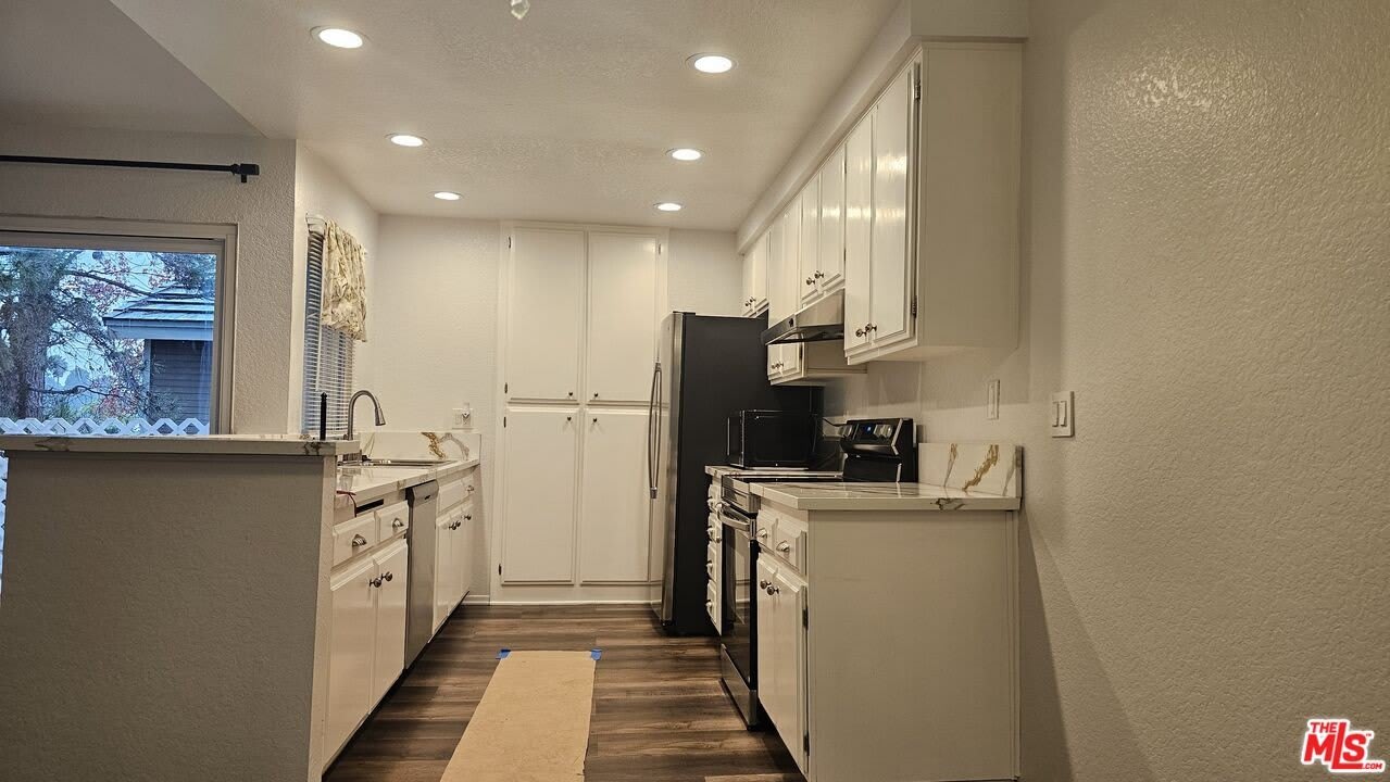 3851 Amberly Dr unit: G