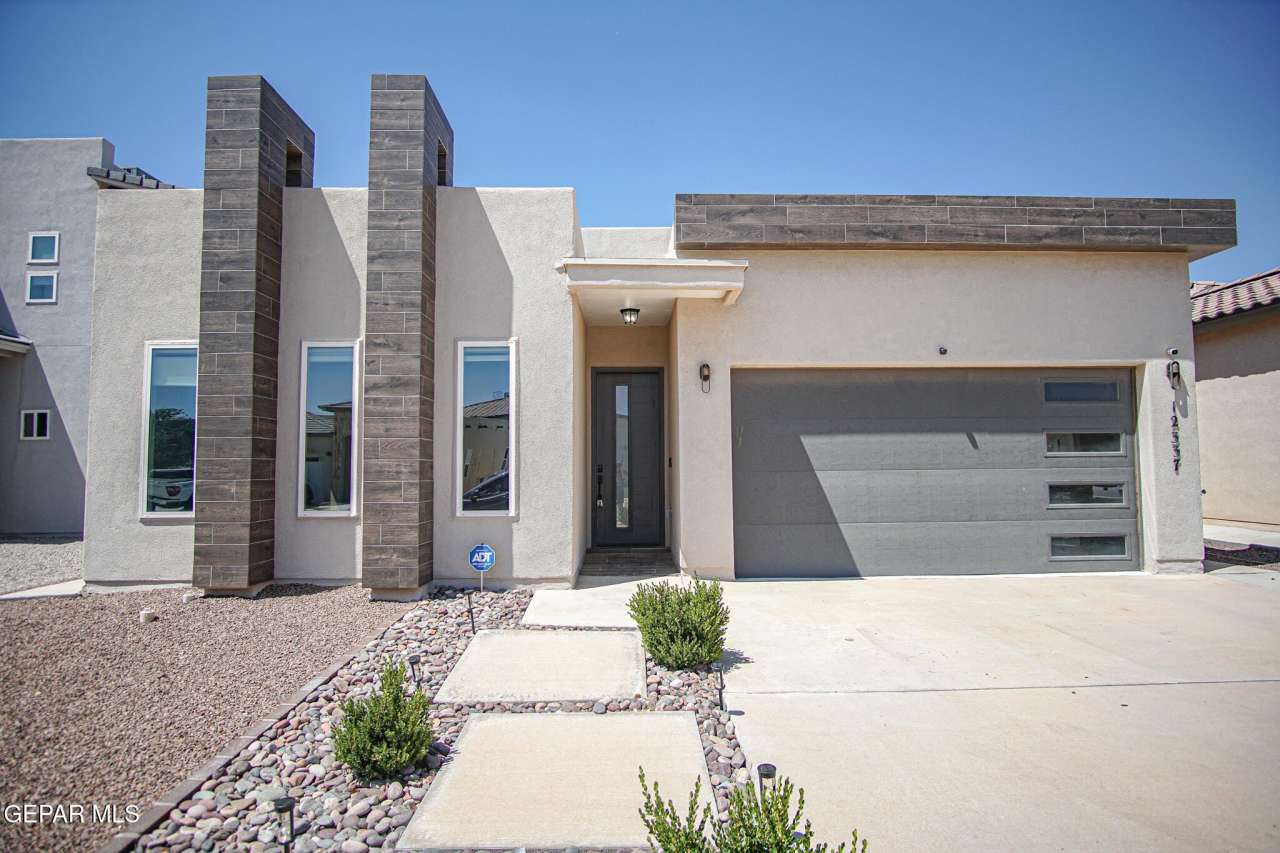 12337 Desert Palms Avenue