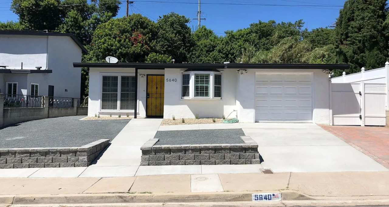 2 Bedroom, 1 Bath Home with Modern Upgrades  Spacious Yard!