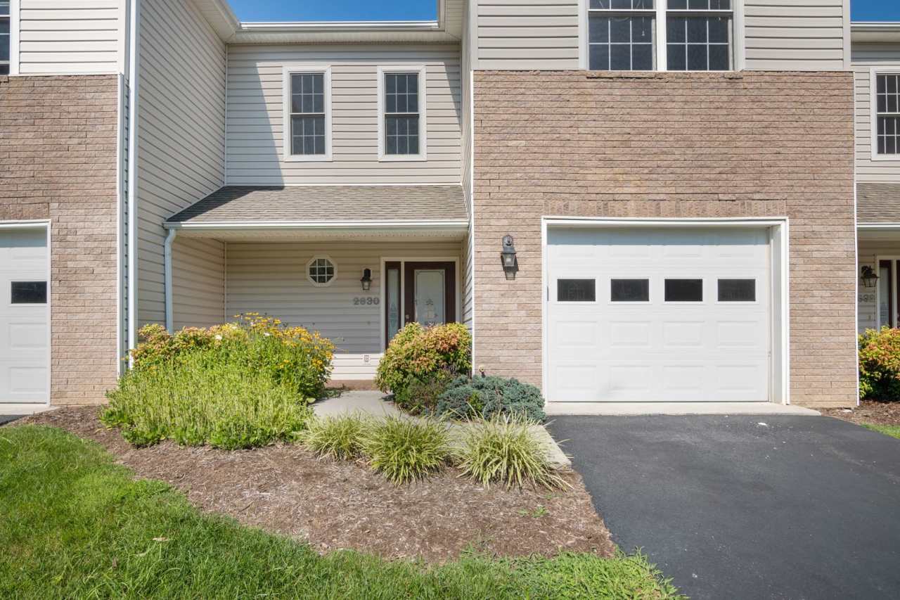 3 bed/2 1/2 Bath. Pet Friendly, Pool,