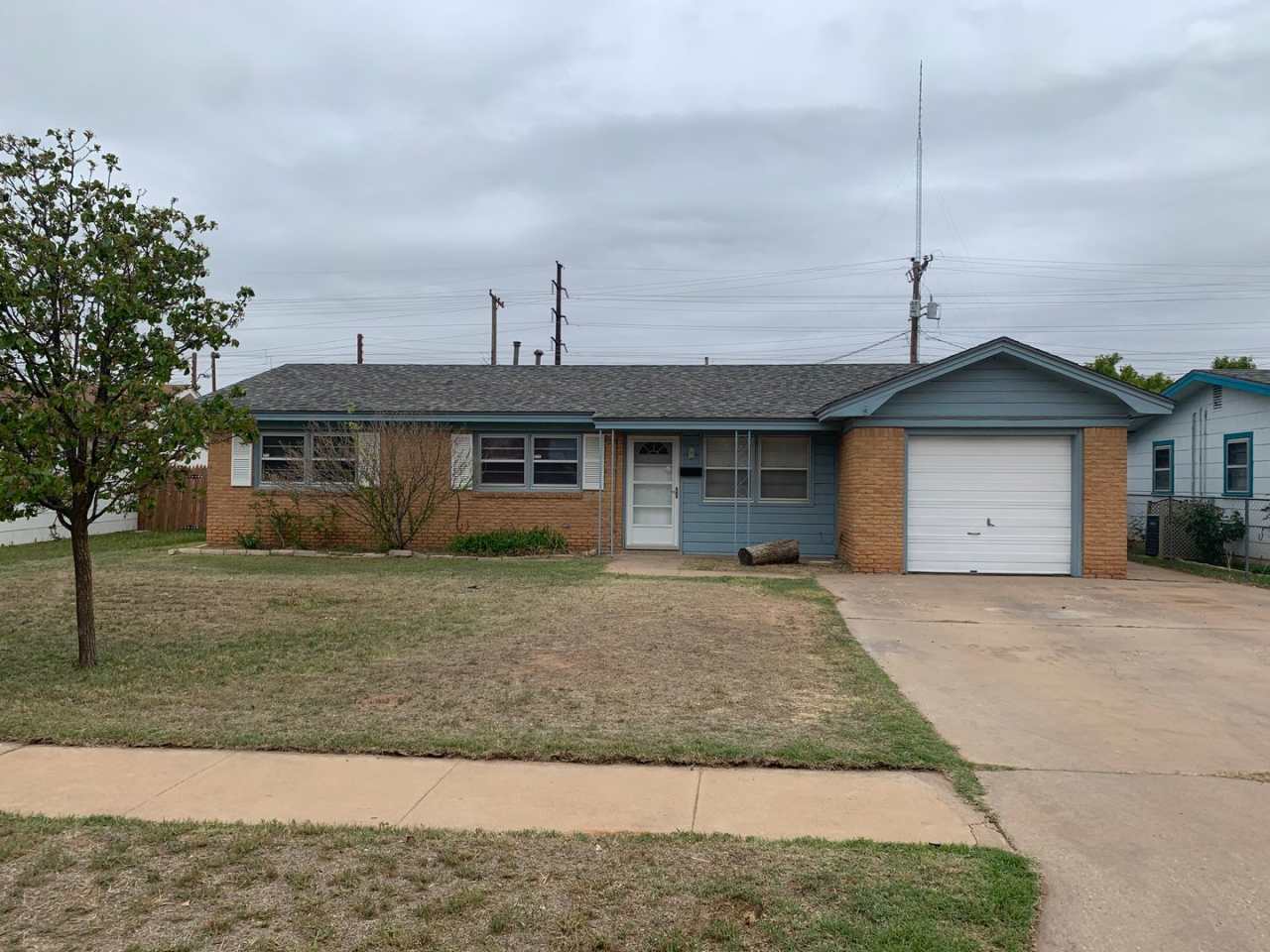 3 Bedroom Home Located Near Marsha Sharp Access!