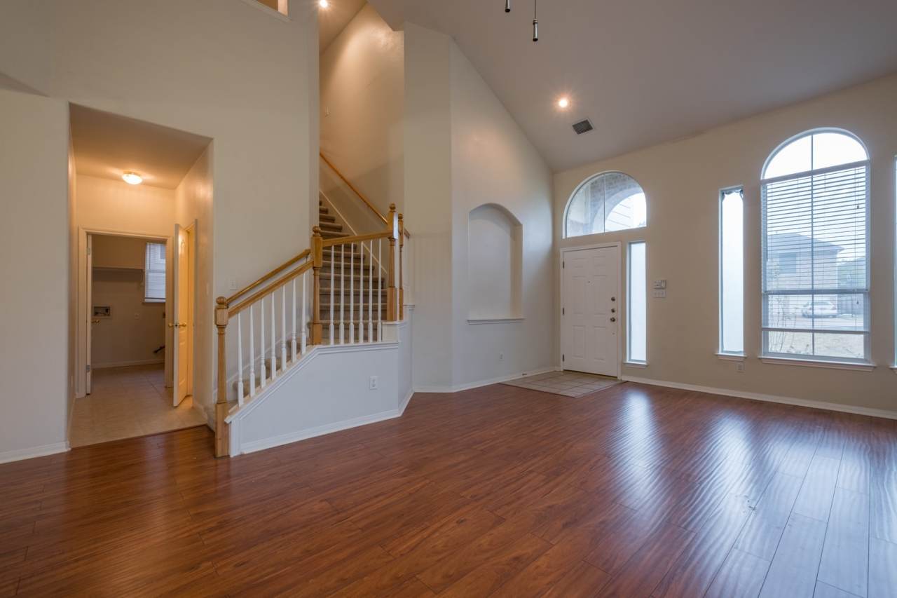 Spacious 2 Story, 3 Bedroom, 2.5 Bath Brick Home in Round Rock