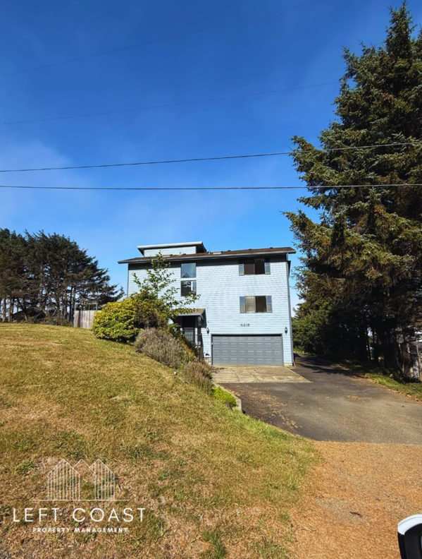 6215 Northeast Oar Drive