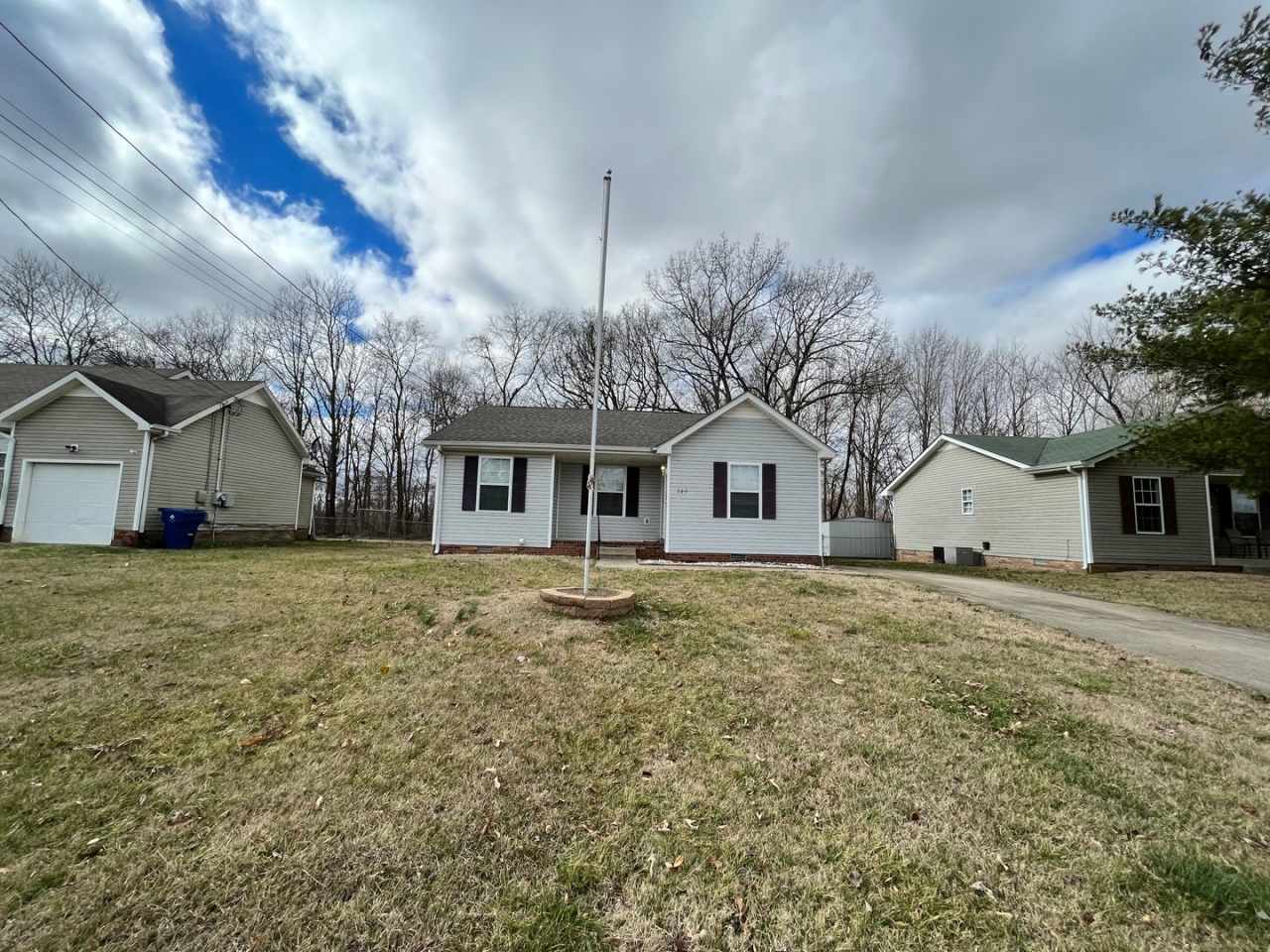 Available Now! Great Home Close To Fort Campbell!