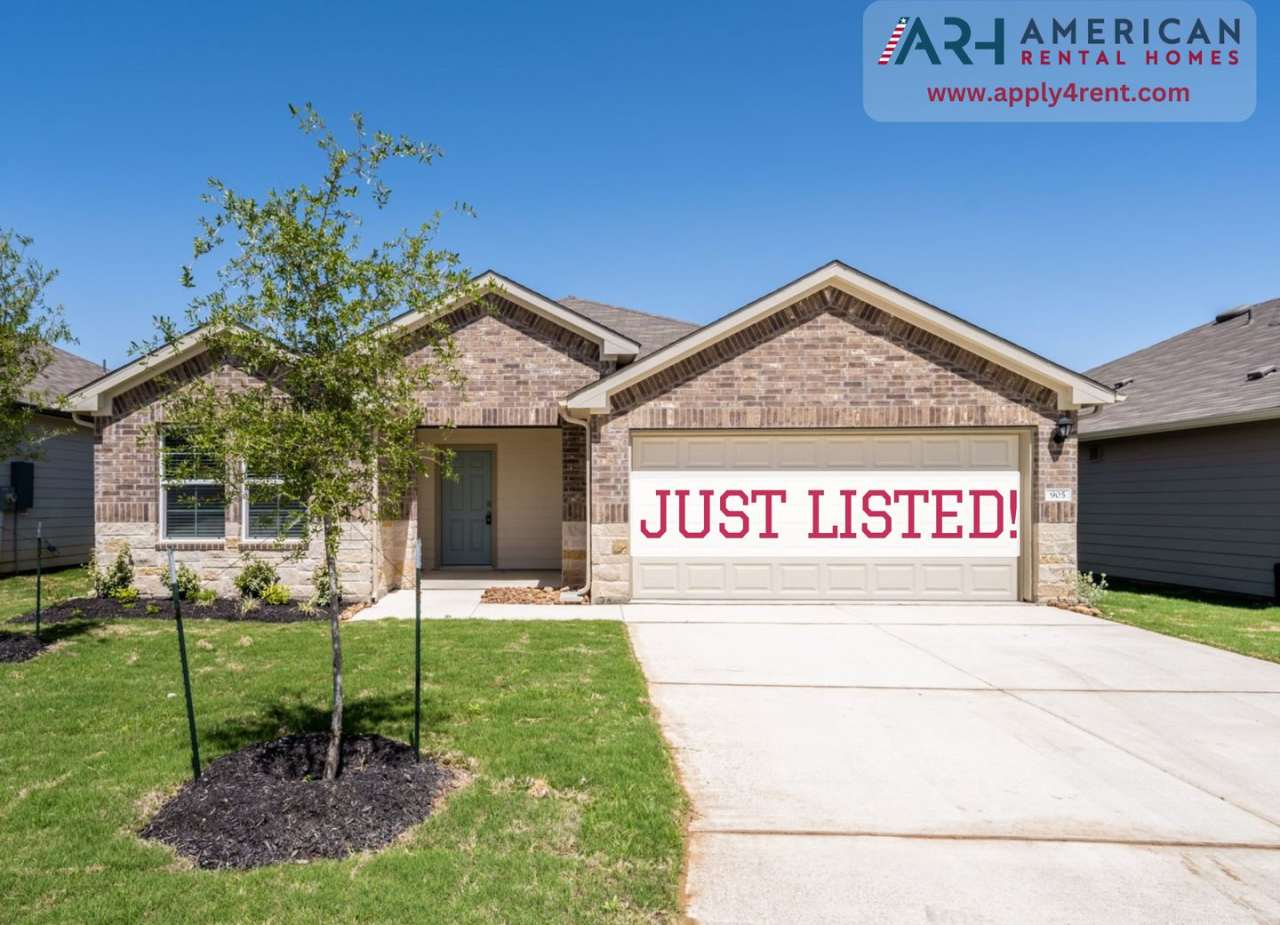NEW LUXURY VINYL FLOORING IN ALL ROOMS - 3 BR / 2 BA with 1,574 SF - Seguin!!