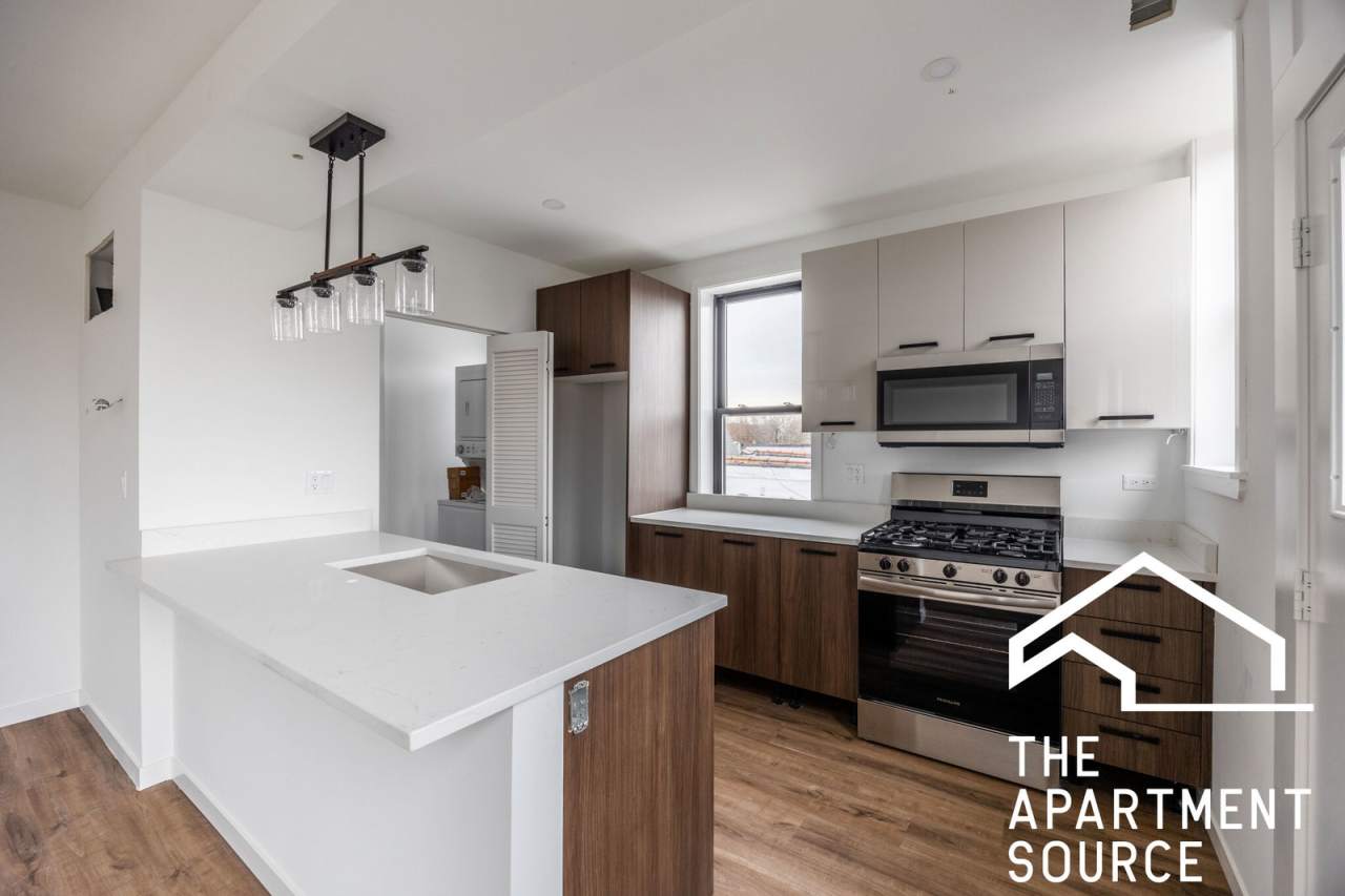 4410 North Greenview Avenue