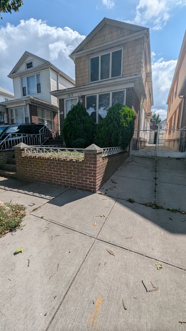 1615 W 4th Street Brooklyn, Entire Single Family House 3 BR 1 BA