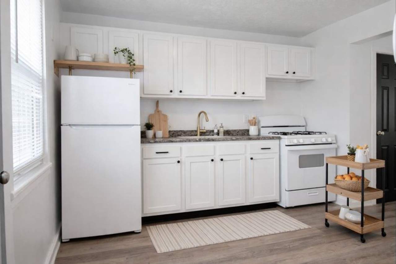 Three Bedroom Townhouse - With Central Air! Apply now~