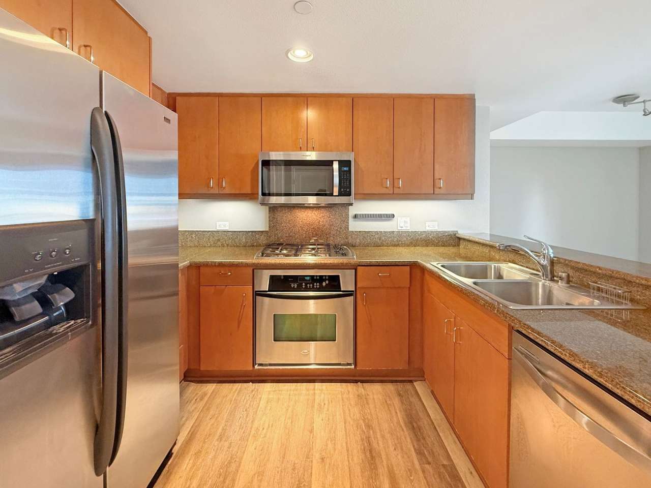 Gorgeous Studio w/ Upgraded Kitchen, A/C  W/D!