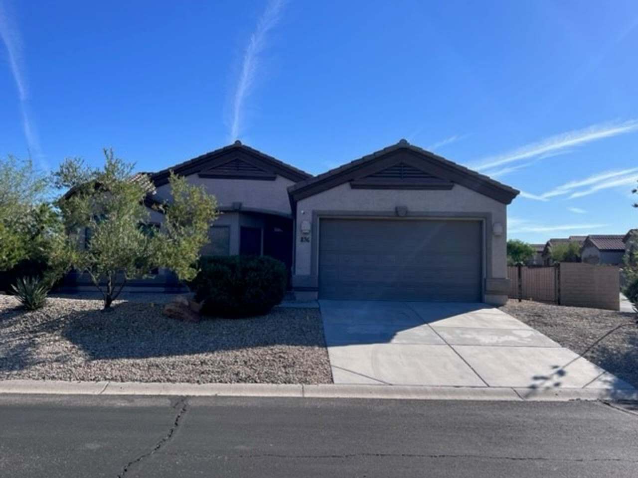 3BR with Boat deep garage , fenced yard Bullhead Parkway