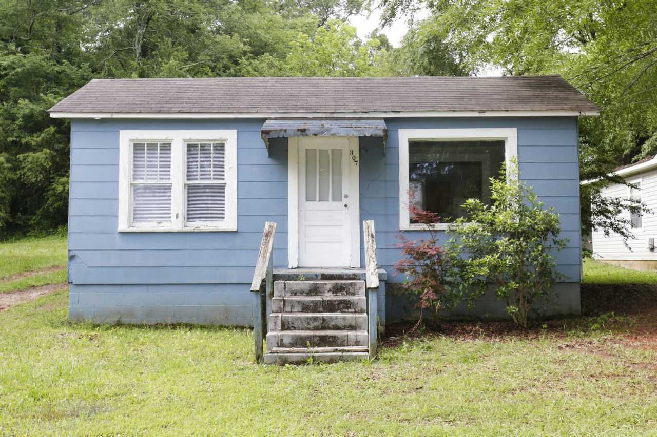 Cozy 1 Bedroom and 1 Bath house near JSU!
