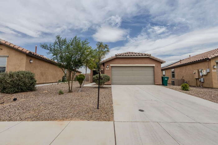 876 West Calle Sucre