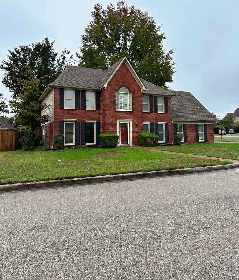 Huge 3 BD Home On A Corner Lot! Fully Fenced In Back Yard! New Paint and Flooring!