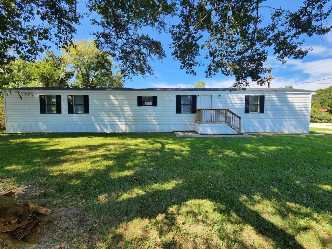 Available Now! 124 Littleton-Midway Park. $300 Off 1st Month's Rent!