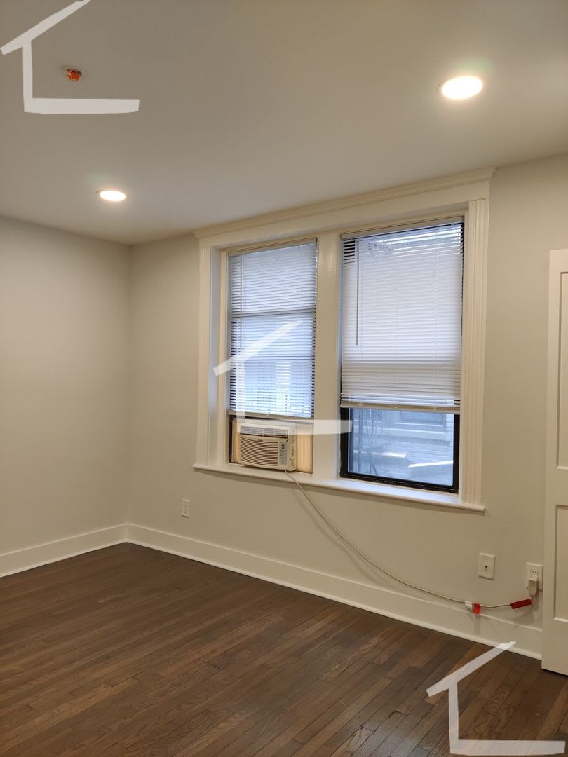 West Fens Renovated 2 Bed Available 6/1