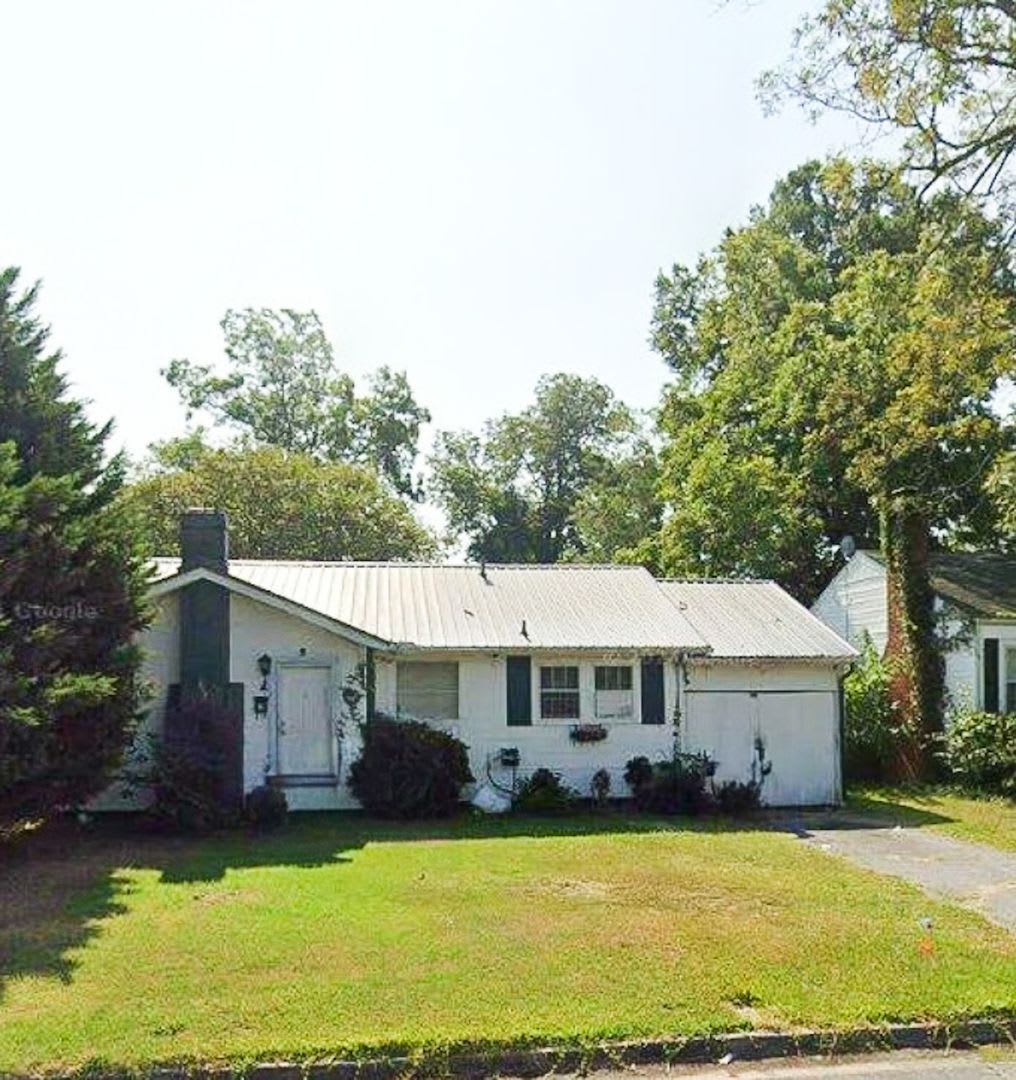 ✨ Charming 2 Bedroom Home with Garage  Backyard ✨