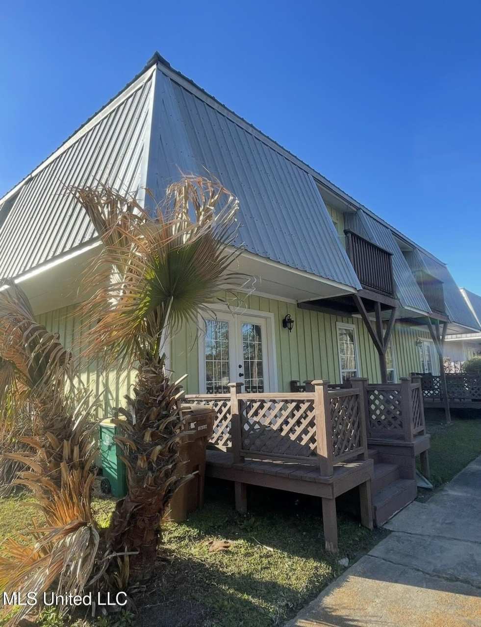 590 Royal Oak Drive lot: 2