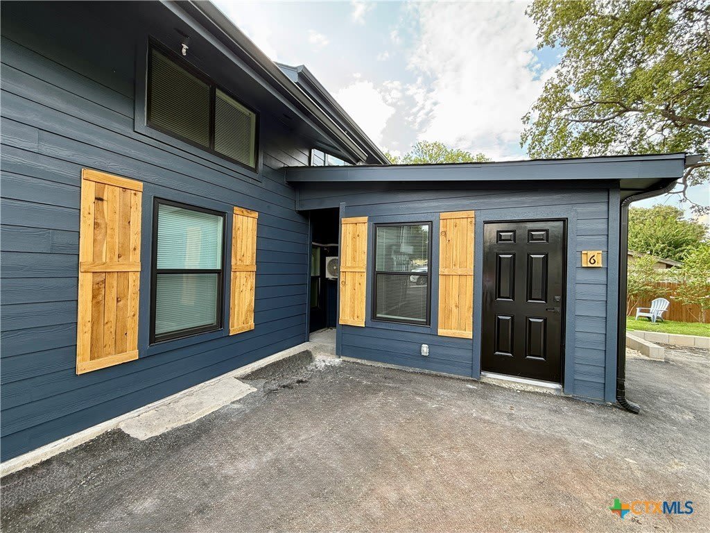 2204 W San Antonio Street unit: 6