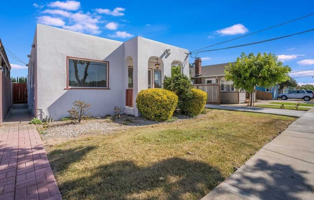 227 Beach Rd. - 2 bedroom | 2 bath | Single family home